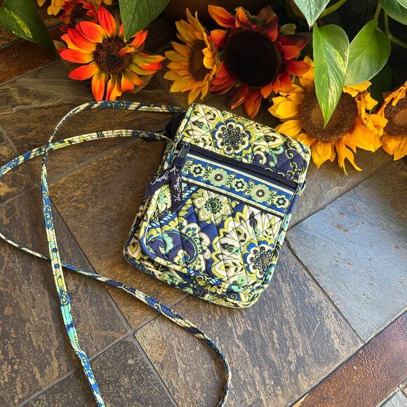 Vera Bradley Mini Hipster Crossbody in Rhythm and Blues Pattern (Like Ne… - Picture 4 of 14